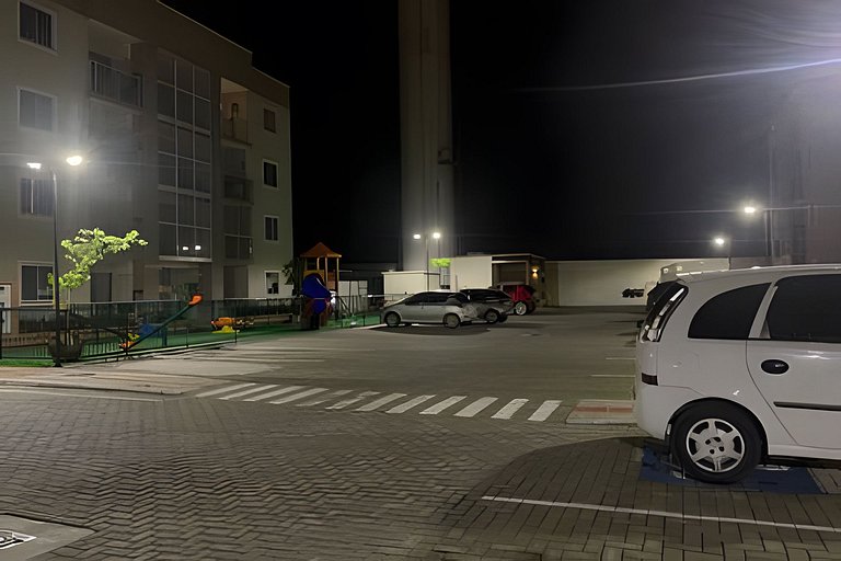 Apto en Planta Baja | Jardín, A/A y Parrilla