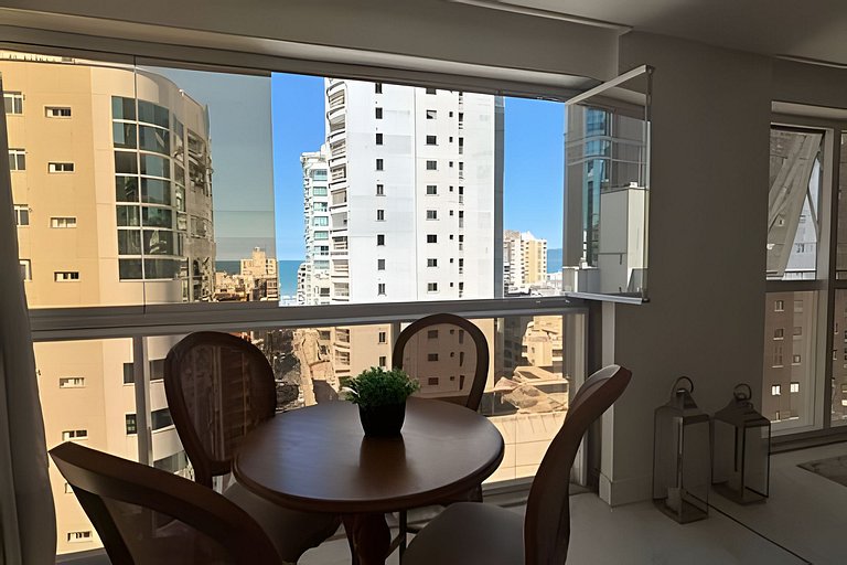 3 Suítes | A/C + Vista mar | 250m da Praia