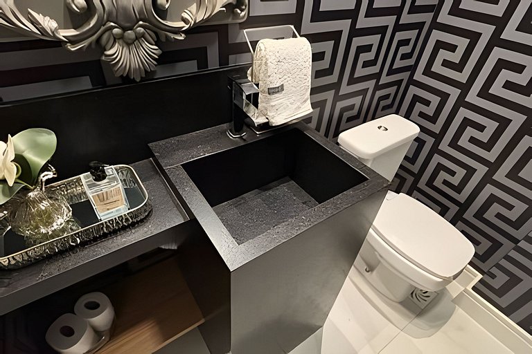 3 Suítes | A/C + Vista mar | 250m da Praia