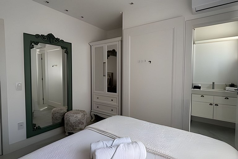 3 Suites | A/C + Sea View | 250m from the Beach