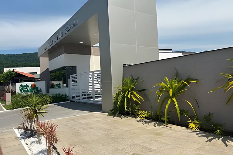 Apto prático | 2 Qtos + Lazer + Garagem