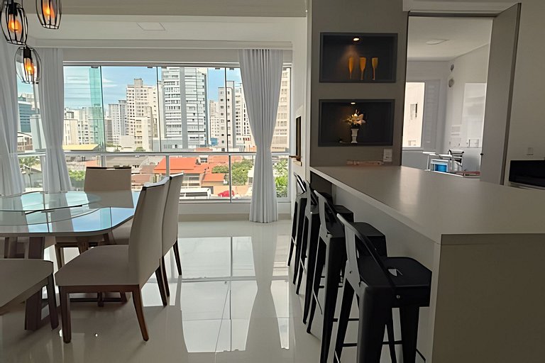 3 Quartos com Ar | 2 Vagas | Próx. Quiero Café