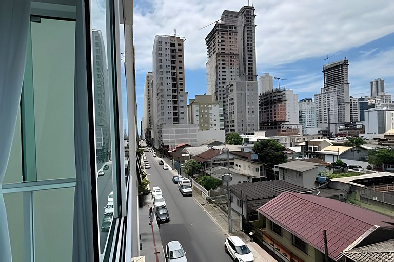3 Quartos com Ar | 2 Vagas | Próx. Quiero Café