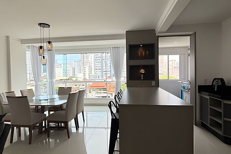 3 Quartos com Ar | 2 Vagas | Próx. Quiero Café