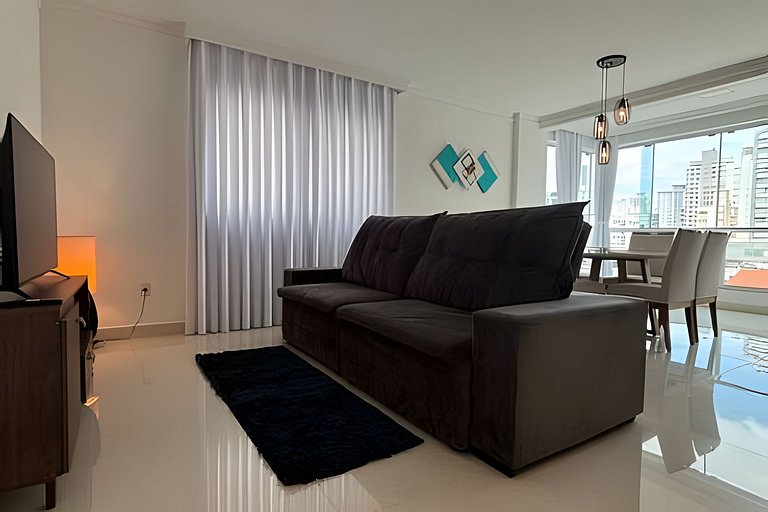 3 Quartos com Ar | 2 Vagas | Próx. Quiero Café
