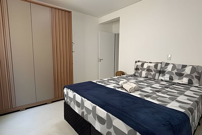3 Quartos com Ar | 2 Vagas | Próx. Quiero Café