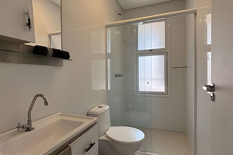 3 Quartos com Ar | 2 Vagas | Próx. Quiero Café