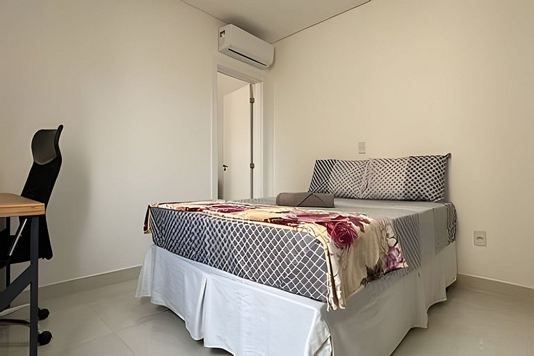 3 Quartos com Ar | 2 Vagas | Próx. Quiero Café