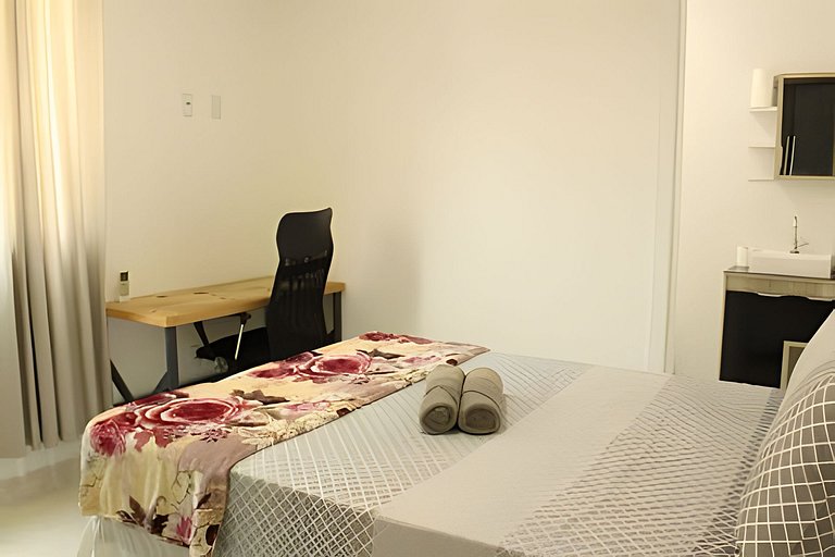 3 Quartos com Ar | 2 Vagas | Próx. Quiero Café