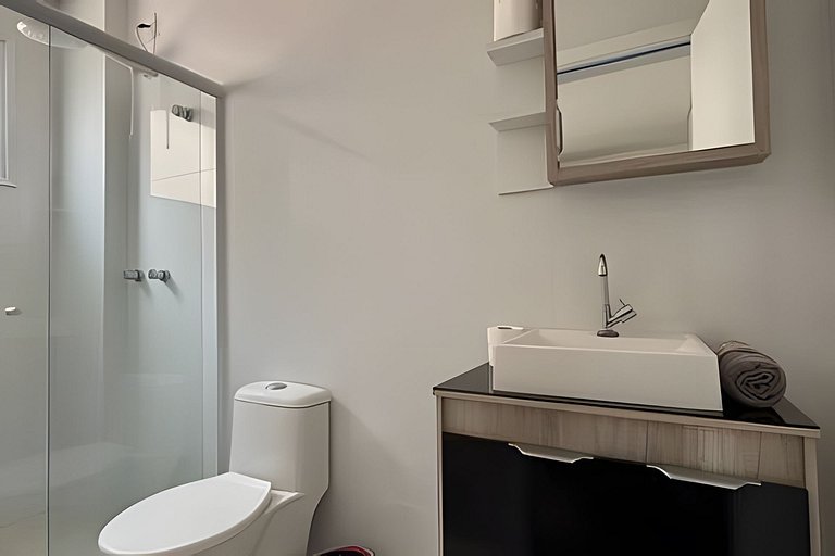 3 Quartos com A/C | 2 Vagas | 500m da Praia