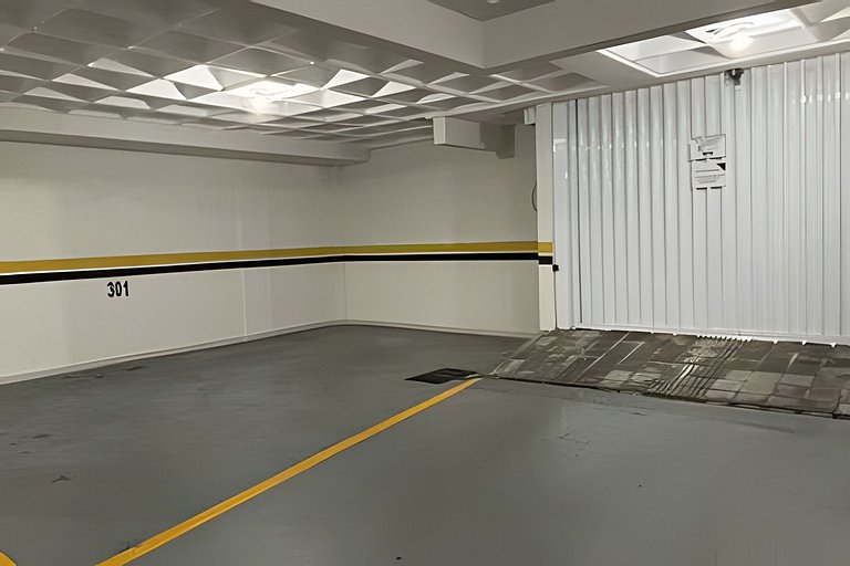 3 Quartos com A/C | 2 Vagas | 500m da Praia