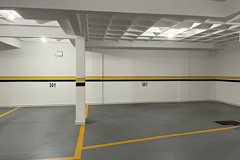 3 Quartos com A/C | 2 Vagas | 500m da Praia