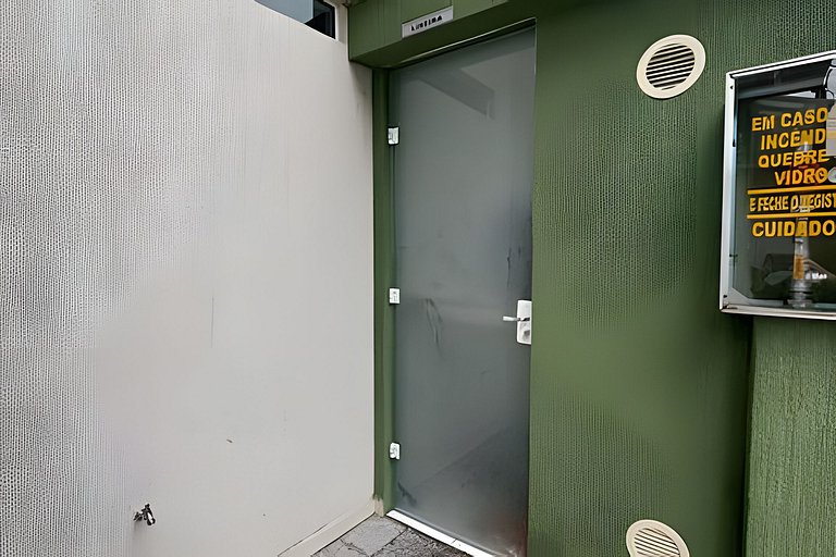 3 Quartos com A/C | 2 Vagas | 500m da Praia