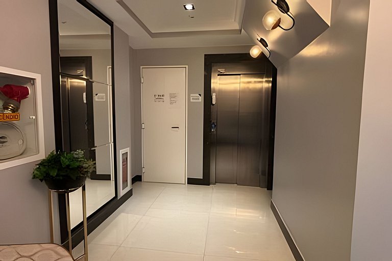 3 Quartos com Ar | 2 Vagas | Próx. Quiero Café