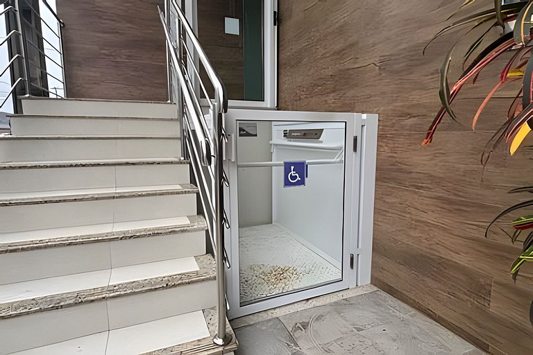 3 Quartos com A/C | 2 Vagas | 500m da Praia