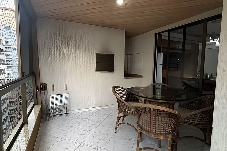 Apto amplio climatizado | Shopping y playa a 150m