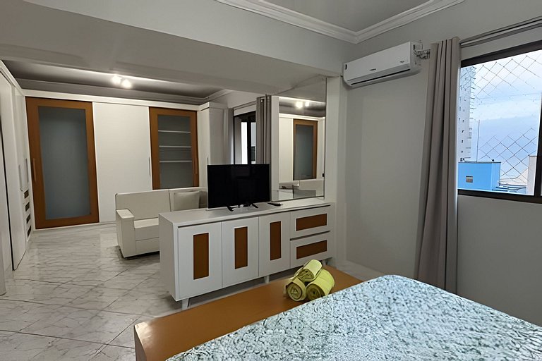 Apto amplio climatizado | Shopping y playa a 150m