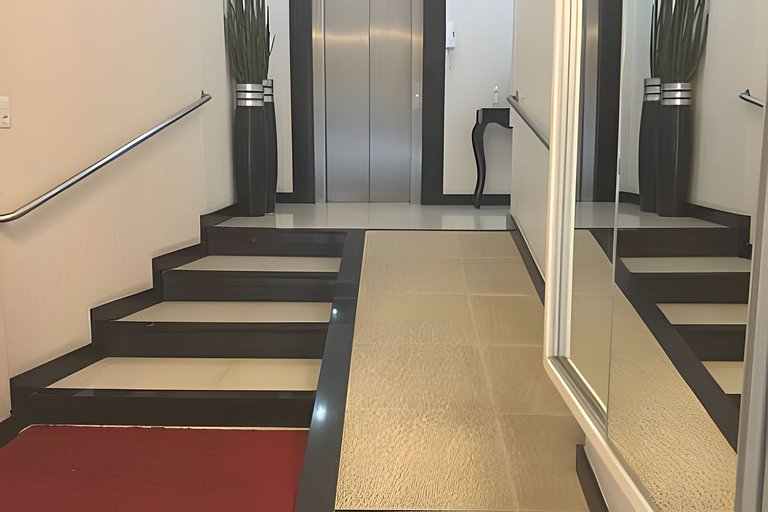 Apto amplio climatizado | Shopping y playa a 150m