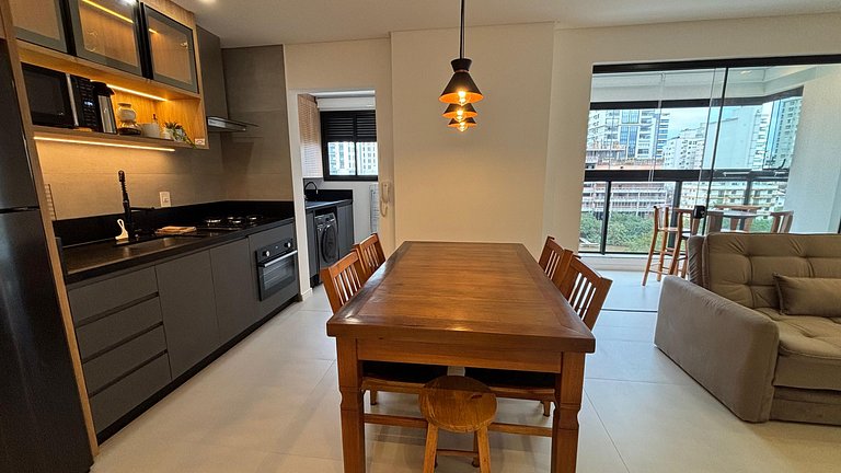 Central Apt | 2 Suites + A/C + Sea View
