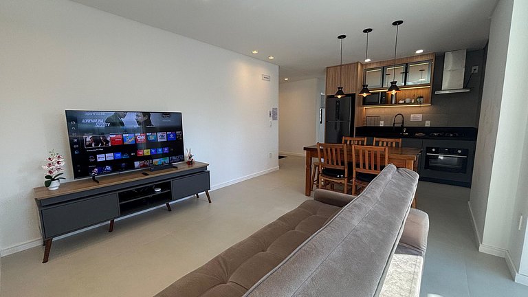 Central Apt | 2 Suites + A/C + Sea View