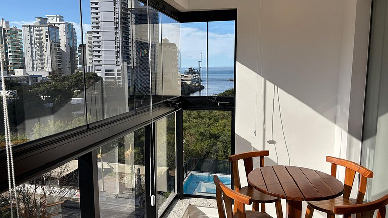 Central Apt | 2 Suites + A/C + Sea View