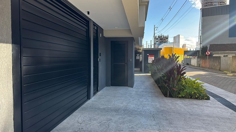 Central Apt | 2 Suites + A/C + Sea View