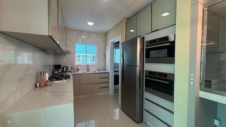 Near Hard Rock: 3 Suites + Parking + Gourmet View