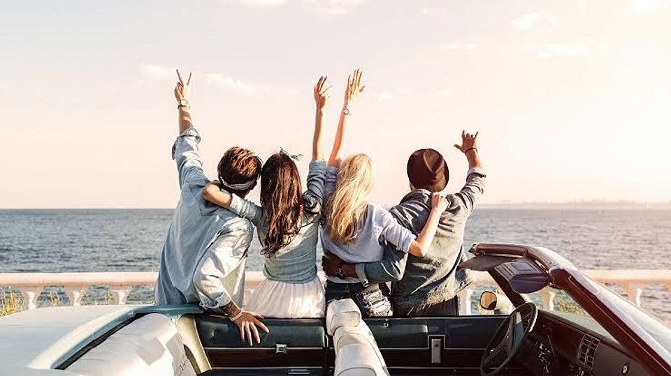 💸 Dicas para Grupos de Amigos Curtirem o Litoral Catarinense com Economia